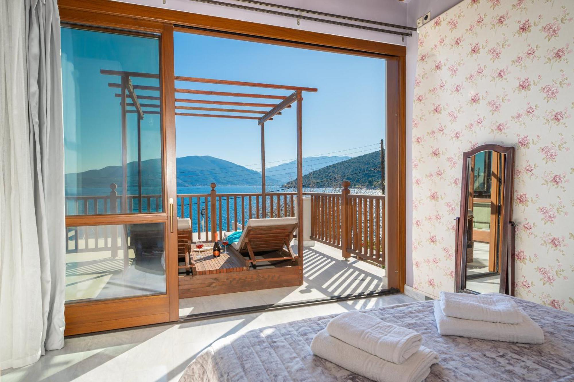 Sea Rock Apartment Agia Efimia Екстер'єр фото